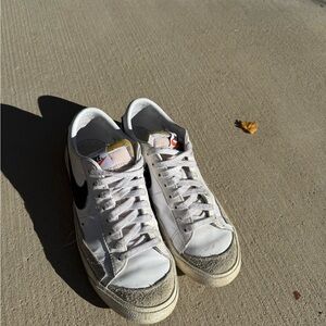 Nike Blazer ‘77  Low-Top Sneakers